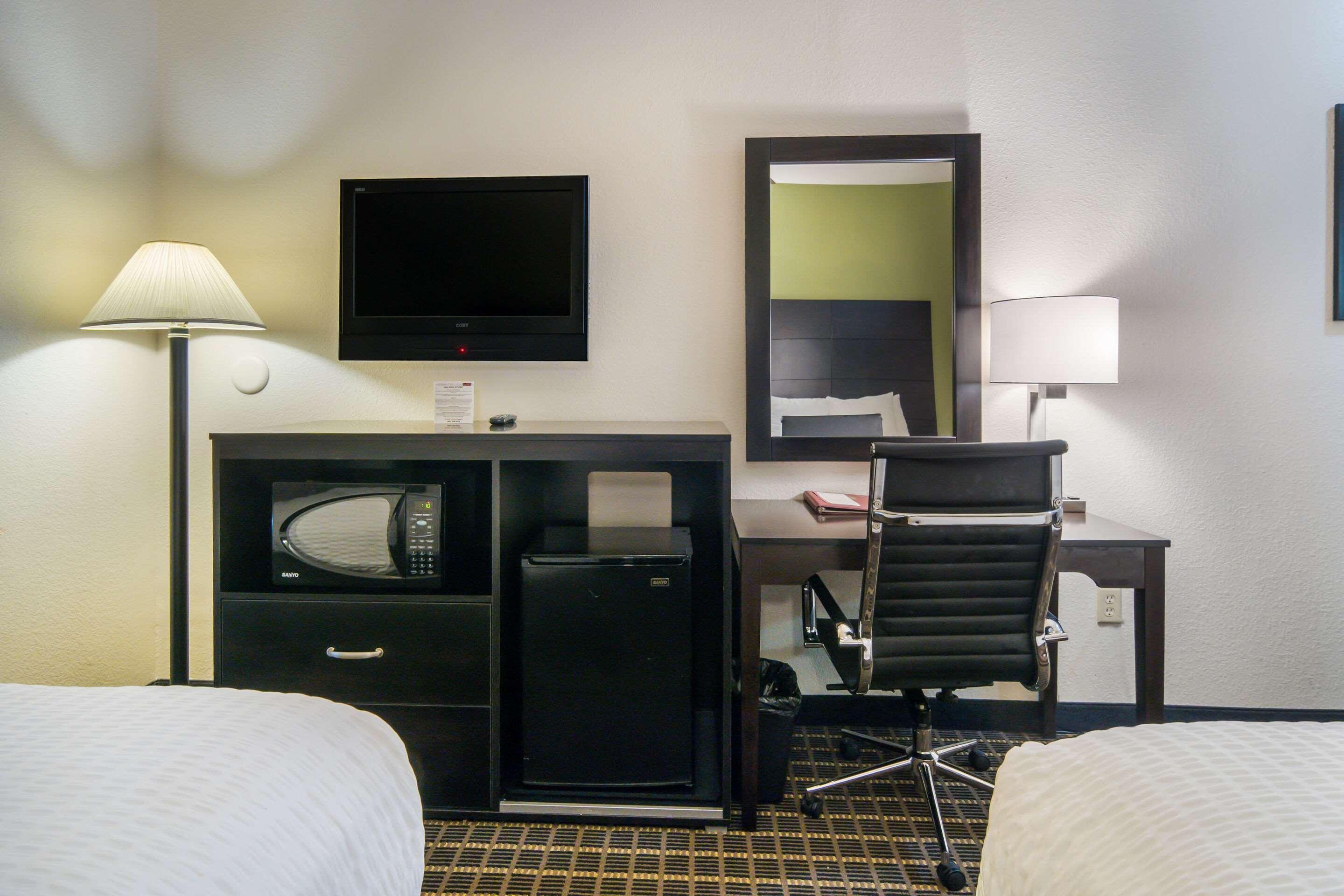 Clarion Inn & Suites Weatherford South מראה חיצוני תמונה