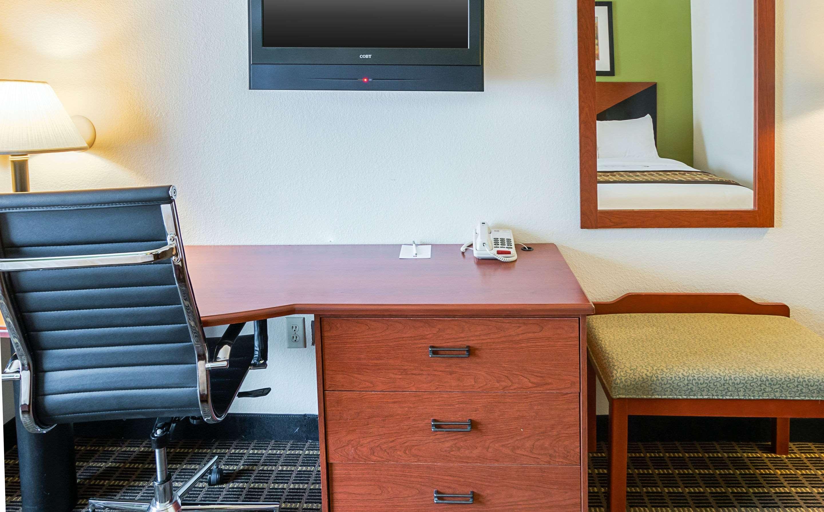 Clarion Inn & Suites Weatherford South מראה חיצוני תמונה