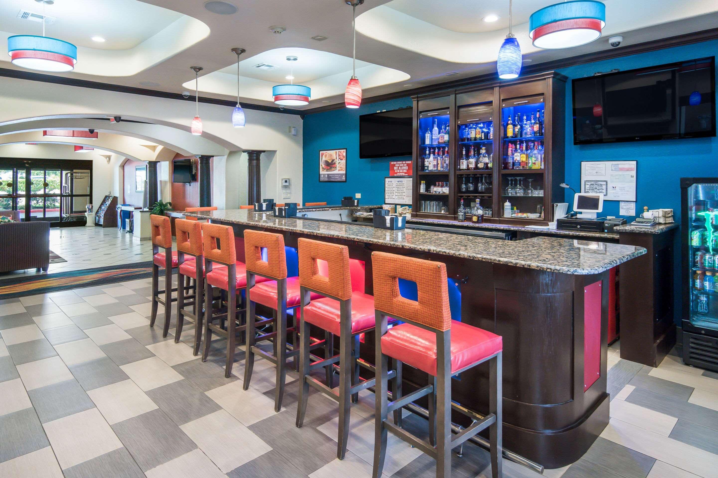 Clarion Inn & Suites Weatherford South מראה חיצוני תמונה