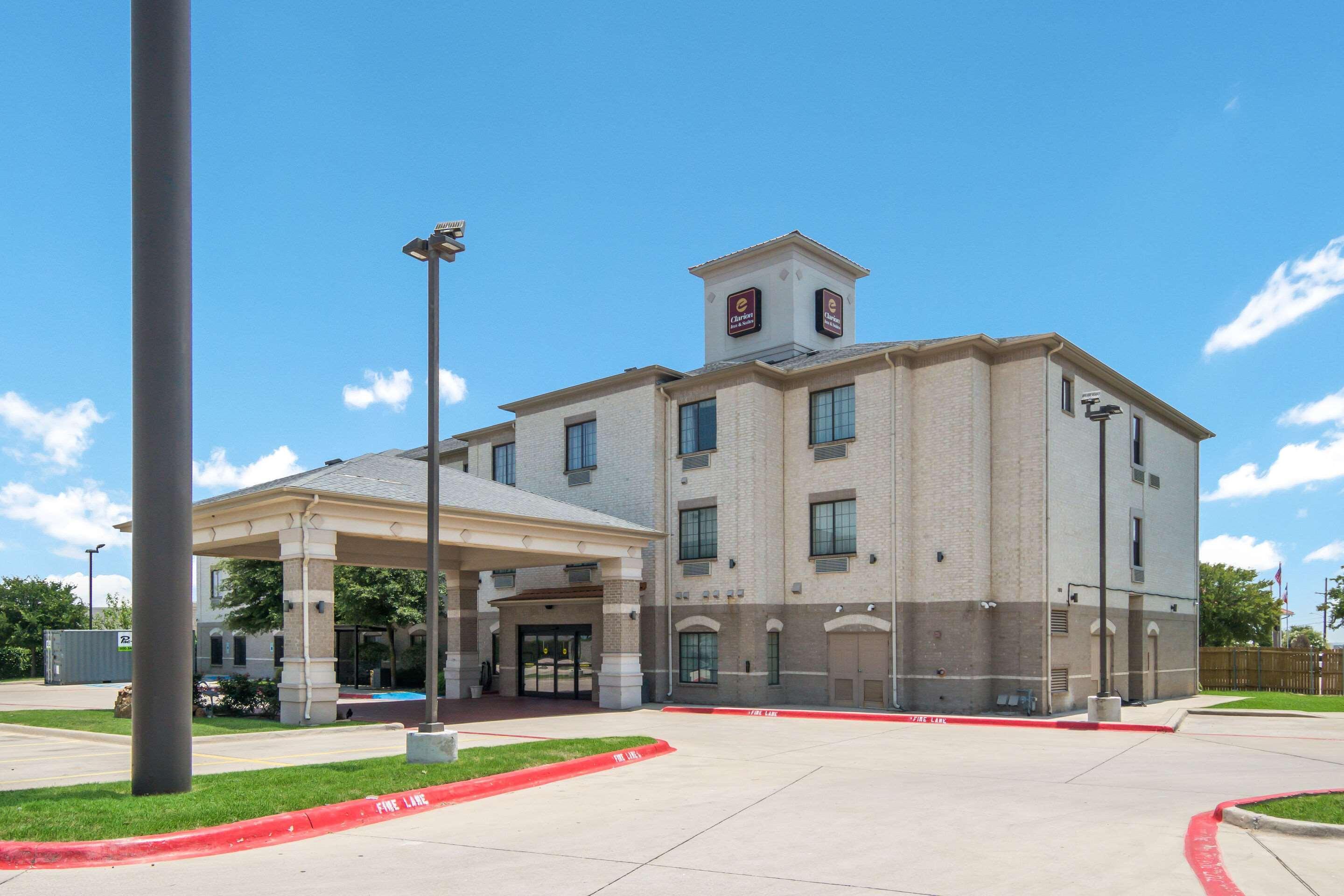 Clarion Inn & Suites Weatherford South מראה חיצוני תמונה