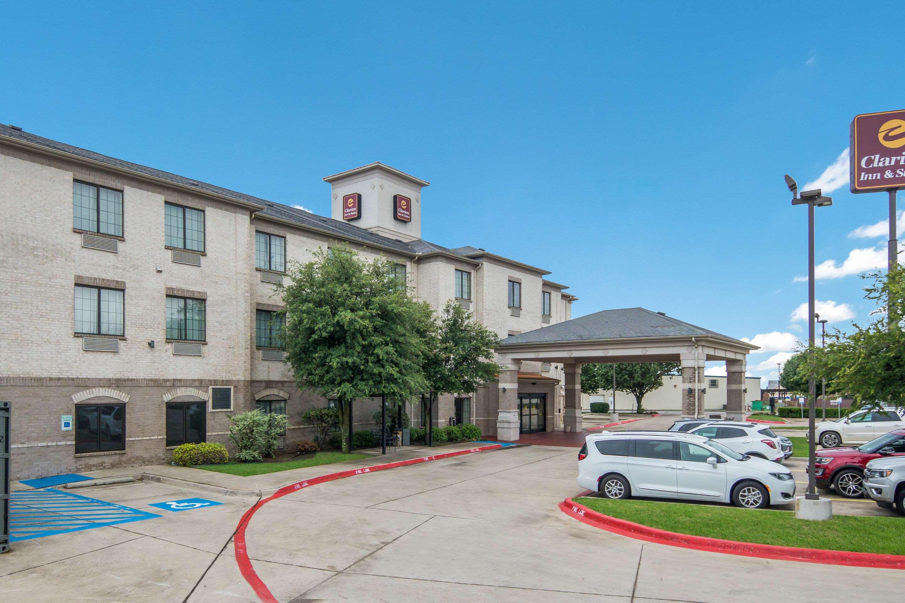 Clarion Inn & Suites Weatherford South מראה חיצוני תמונה