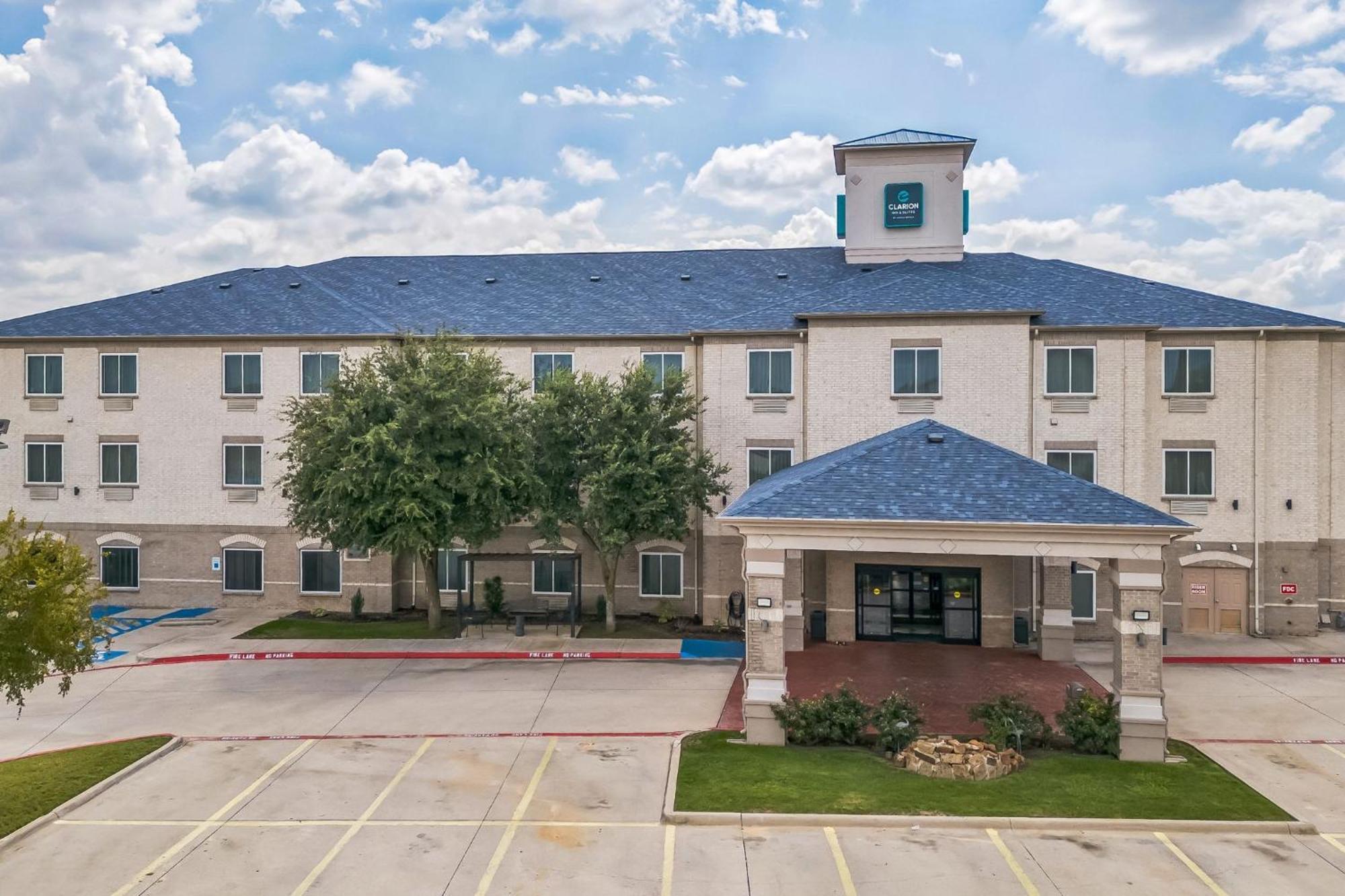 Clarion Inn & Suites Weatherford South מראה חיצוני תמונה